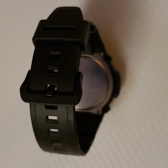 CASIO WATCH - Picture 7 of 16